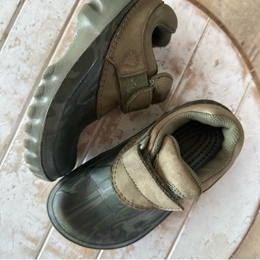 Camo Green Kids Crocs 12/13 VGUC